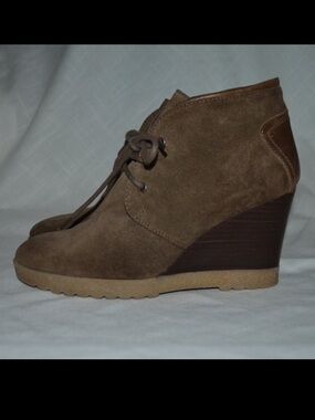 Sz 38 7.5 Aquatalia Cassie Brown Suede Lace Up Wedge Booties Ankle Boots